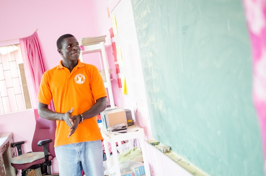English class at the WAVS School