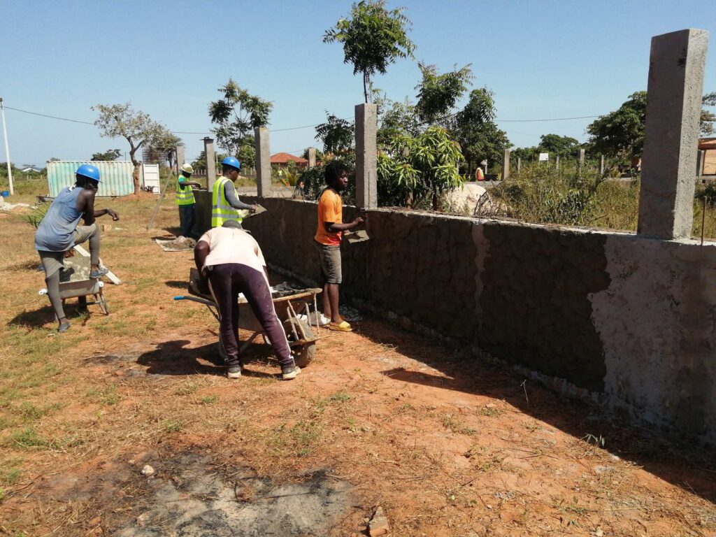 security wall being built around Bissau campus